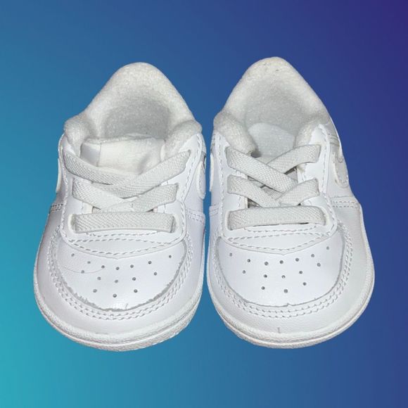 Baby Nike Air Force 1 Triple White Sneakers Size 1 C - Picture 2 of 6